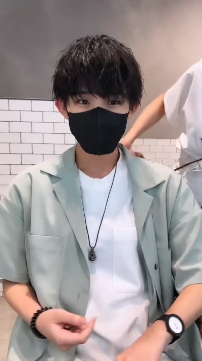 ツイストスパイラルパーマ＆刈り上げマッシュでイメチェン