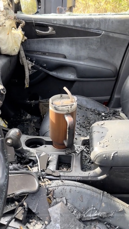 火災 クルマ タンブラー ボトル 真空 スタンレー