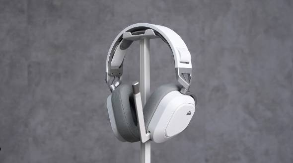 白デバイス縛りでPCデスク周りを作ってみた