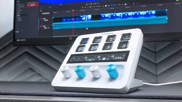 白デバイス縛りでPCデスク周りを作ってみた