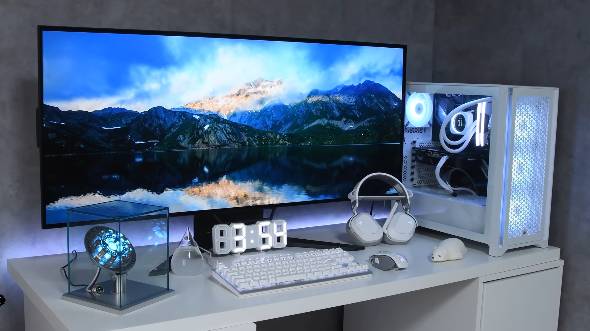 白デバイス縛りでPCデスク周りを作ってみた