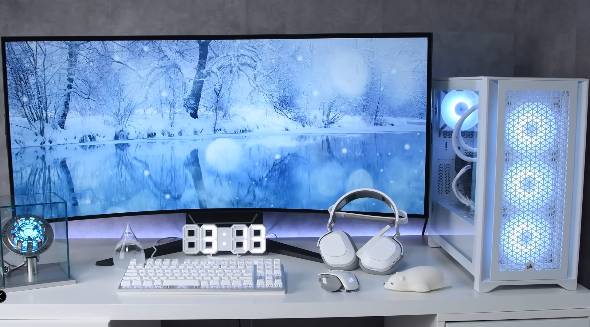 白デバイス縛りでPCデスク周りを作ってみた