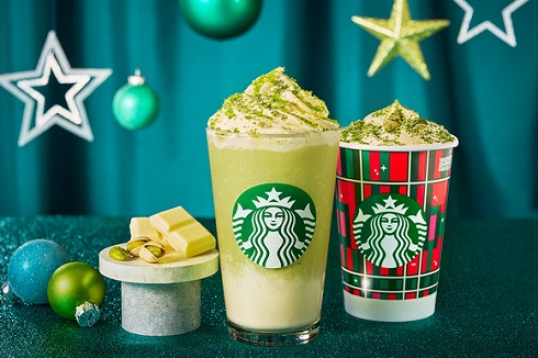 「メルティホワイト ピスタチオ フラペチーノ」（左）と「メルティホワイト ピスタチオ モカ」（右）