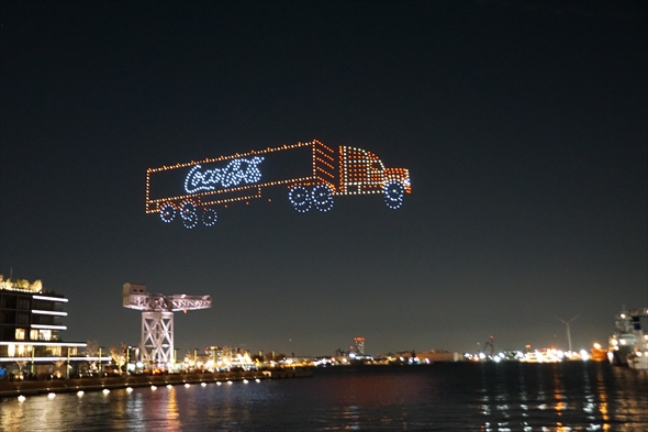 コカ・コーラ クリスマスドローンショー『空飛ぶクリスマス