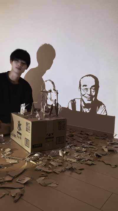 アート作品 娘のおもちゃ 椅子 ダンボール 影アート 影絵