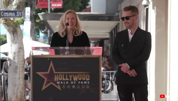 「ホーム・アローン」で親子を演じたマコーレー・カルキンとキャサリン・オハラ