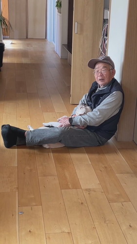 おじいちゃんとラブラブなブン太くん