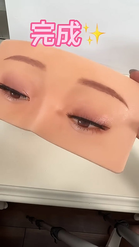 メイク後のお面