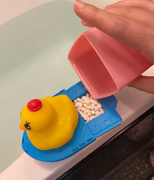 風呂 入浴剤 推進 アヒル隊長 玩具