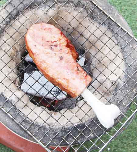 燕三条 マンガ肉 骨ピック 再現 アルミ合金 新潟県燕市 食器 骨 刺すだけ