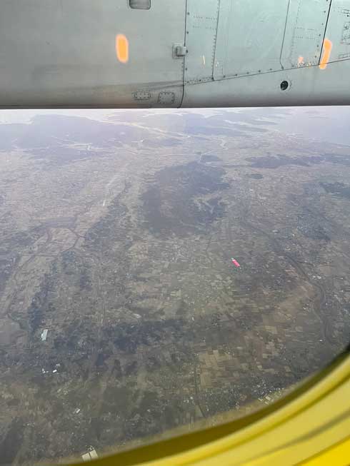 セブン-イレブン リーフレタス 農場 宮城県 美里町 大崎 上空から ピンク色 美里グリーンベース LED 栽培