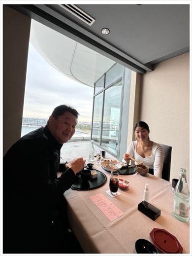 花田虎上とハワイ在住の三女の親子ショット