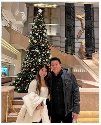 花田虎上とハワイ在住の三女の親子ショット