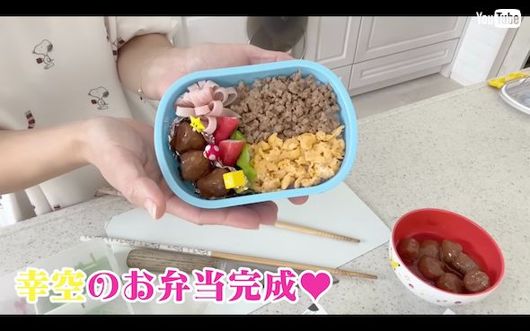 三男・幸空の弁当を披露する辻希美