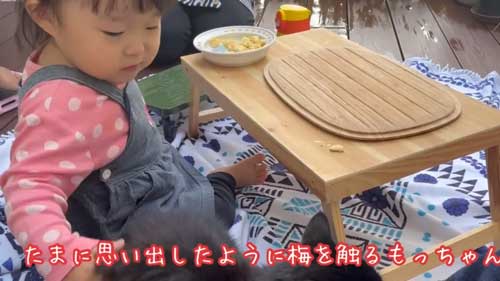 お姉ちゃん 発表会 緊張 娘 猫 ゴロン 寝転がる お腹 見せる へそ天