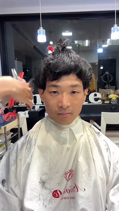 美容院 横井拓徹