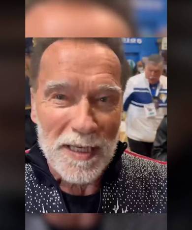 毎年クリスマスプレゼントを配る理由を語るアーノルド・シュワルツェネッガー