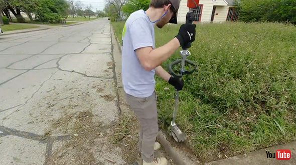 ボランティア 芝刈り 空き家