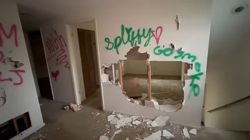 リノベーション前の廃屋