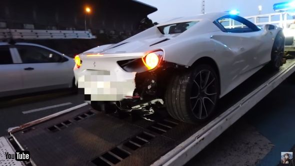 愛車のフェラーリ488スパイダーが追突事故に遭ったYouTuberのあま猫