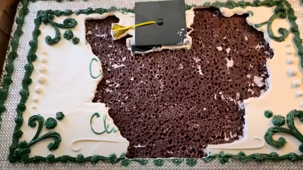 デコレーションケーキ 卒業式 修復