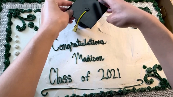 デコレーションケーキ 卒業式 修復