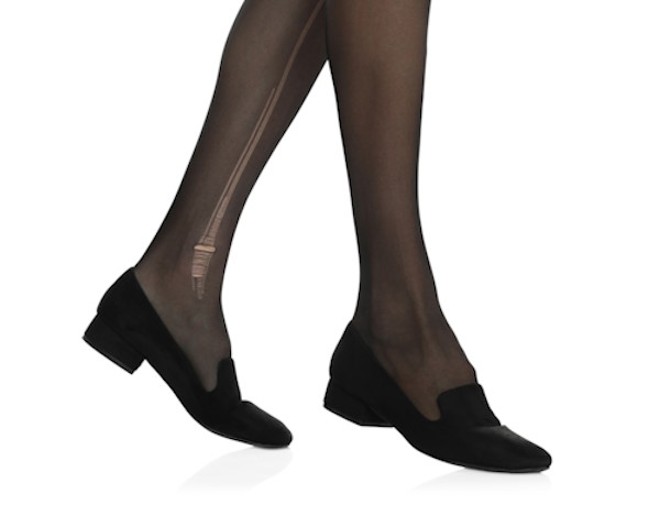 タイツの中の紙