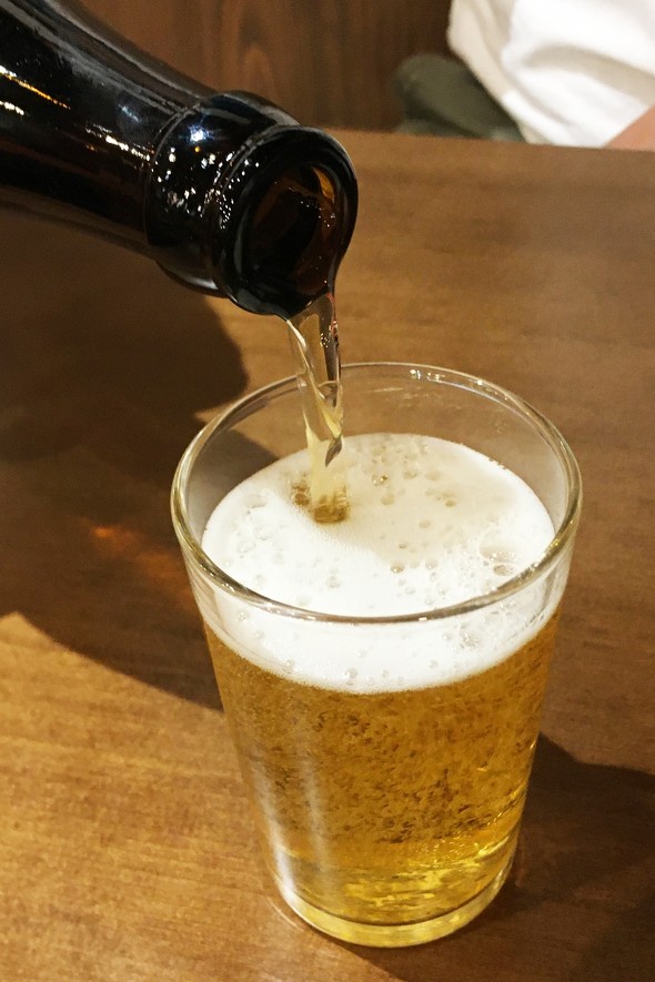 注がれるビール