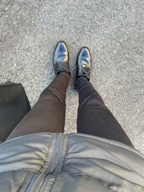 うっかり タイツ 出勤 電車 真っ黒 気づかない 冬 ミス ズボン 穿き忘れ