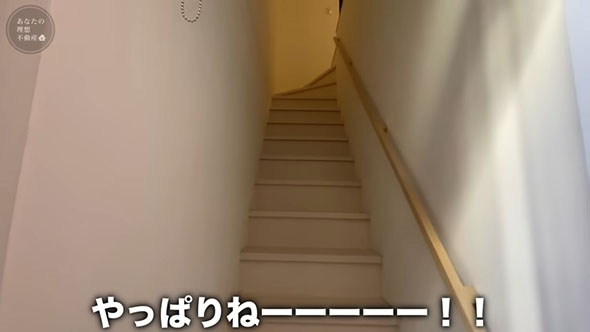 キッチンとトイレがゼロ距離の珍物件・玄関