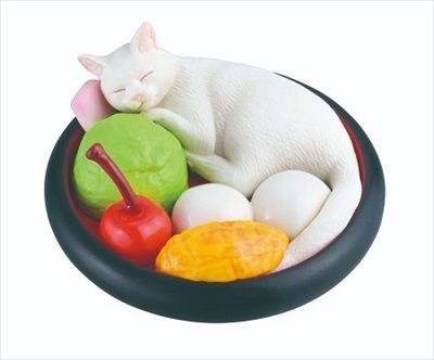 フェリシモスイーツにゃんこクッションフィギュア〈あんみつ〉しろ