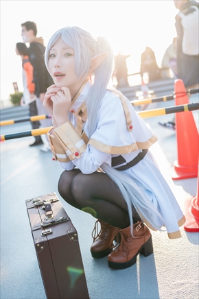 倉坂くるるの「葬送のフリーレン」フリーレン