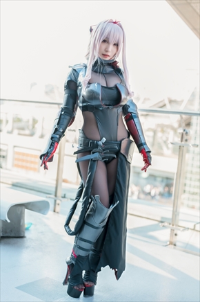 伊織もえの「勝利の女神：NIKKE」紅蓮：ブラックシャドウ