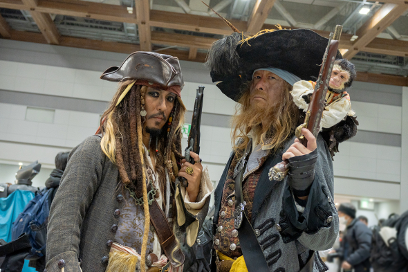 ジャックマジシャン船長の「パイレーツ・オブ・カリビアン」ジャック・スパロウ、バルボおっさんのヘクター・バルボッサ