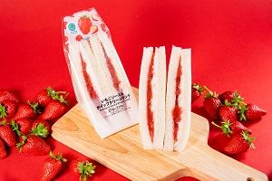 いちごソース＆ホイップクリームサンド