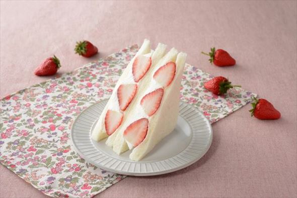 「ICHIBIKO監修　苺＆ホイップサンド」