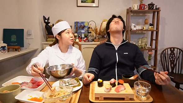 かほさんの寿司を食べるともやさん