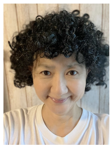 ウィッグ姿の古村比呂