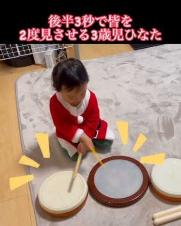 太鼓をたたく男の子