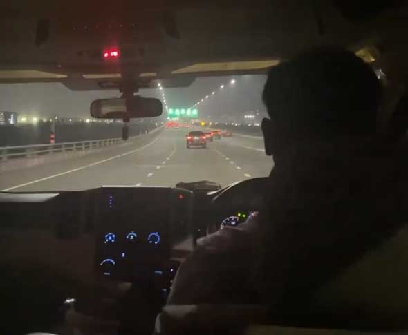 岡崎体育 クイズ 映像 特定 国 動画