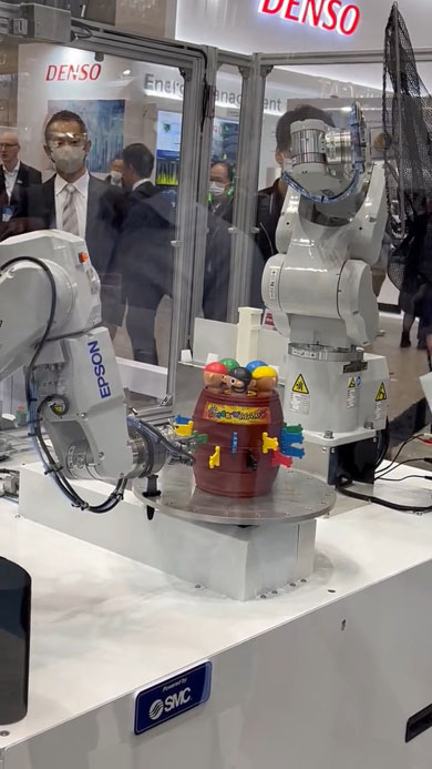 黒ひげ救うロボ