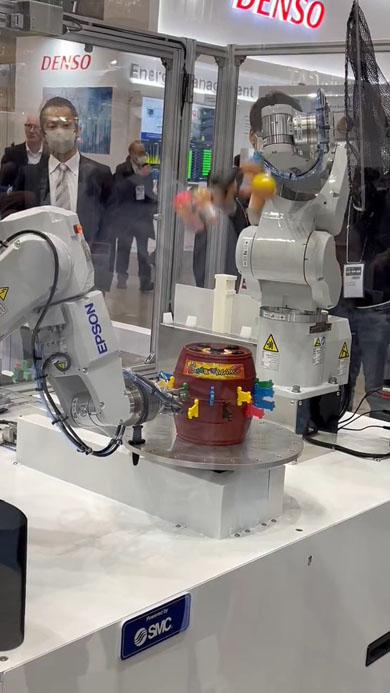 黒ひげ救うロボ