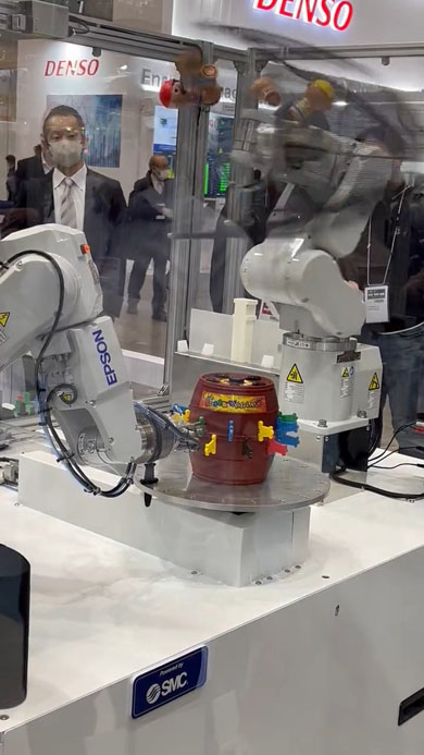 黒ひげ救うロボ