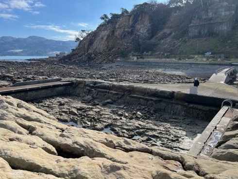塩水プール 地震研
