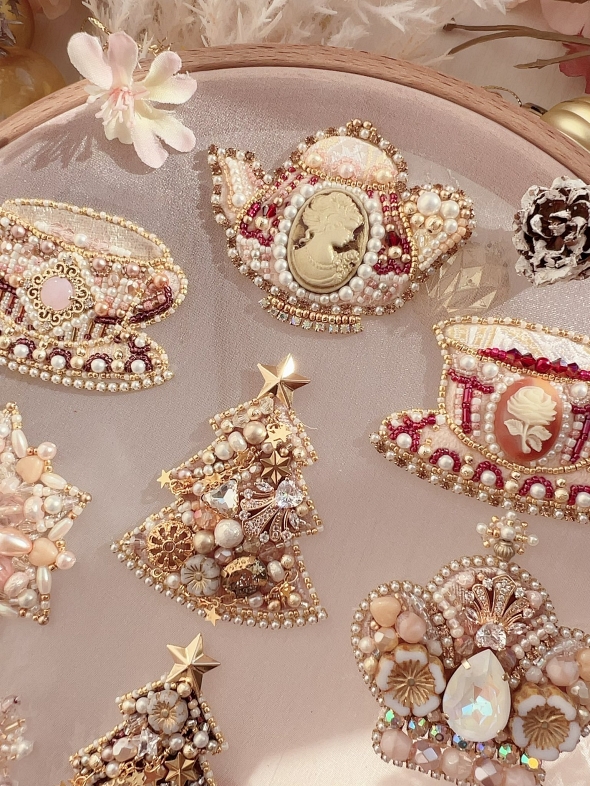 ビーズ刺繍 ミルクティー