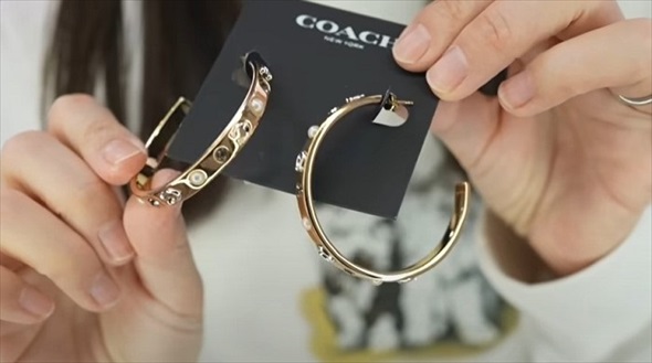 coachの福袋開封動画
