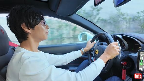 「バチェラー・ジャパン」シーズン3のバチェラー・友永真也の愛車「フェラーリ・FF」