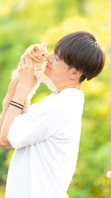 男性と猫ちゃん