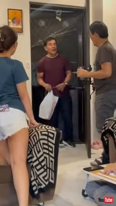 5年ぶりに家族と再会してプライスレスなリアクションをする父親