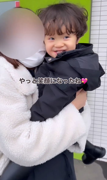 ママと再会した男の子